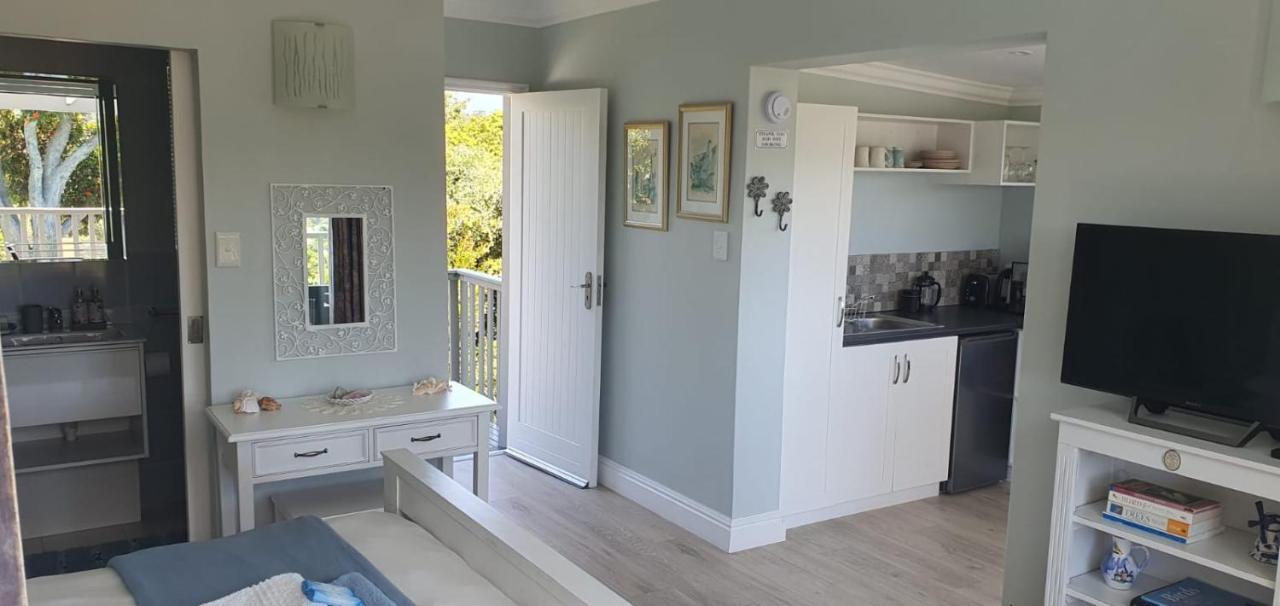 Modern Solar Powered 1 Bed Studio Apartment With Amazing Views Plettenberg Bay Dış mekan fotoğraf